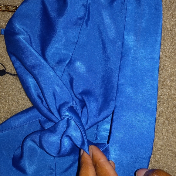 Blue crop top w/ gold chain straps| Brand: Zara| Size: Medium - Picture 3 of 6